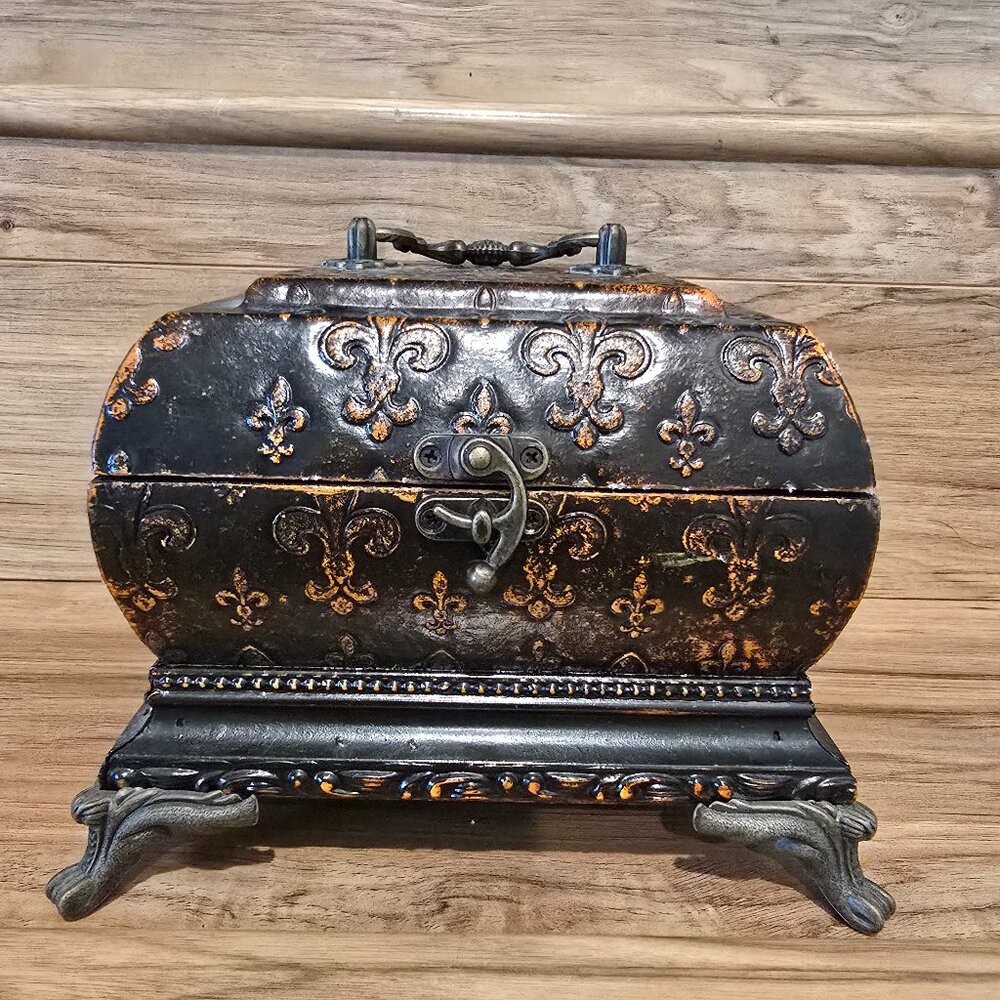 Vintage Coushatta Jewelry Trinket Box Clock Quartz